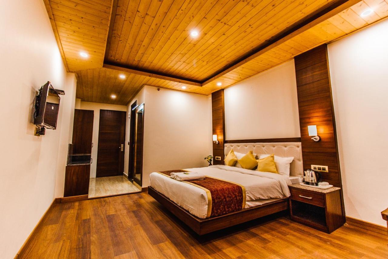 Misty Mountain Manali Hotel Exterior photo