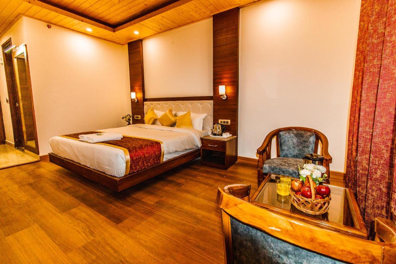 Misty Mountain Manali Hotel Exterior photo